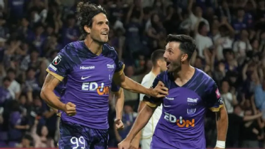 Tolgay Arslan’s Global Adventure: Leading Sanfrecce Hiroshima's Charge for the J.League Title