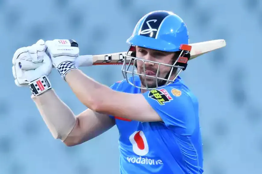 Travis Head Re-Signs with Adelaide Strikers for Another Year