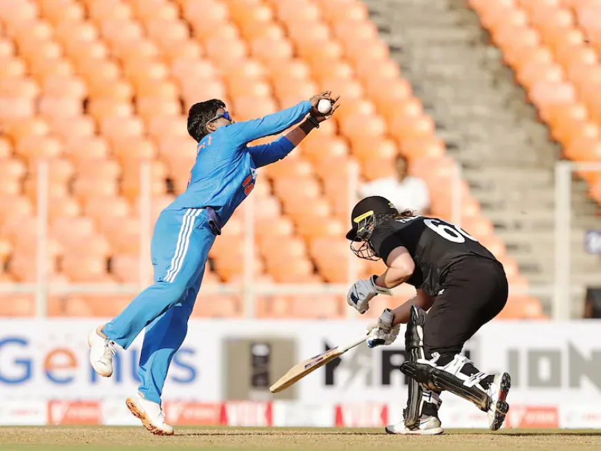 Deepti Sharma’s Stunning Catch Highlights India’s Dominant Bowling Against New Zealand in Decisive ODI