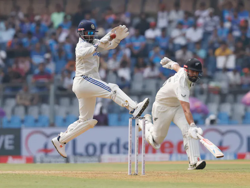 Dinesh Karthik Critiques Rishabh Pant's Wicketkeeping in Third Test Against New Zealand