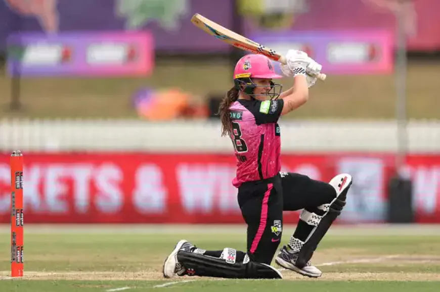 Amelia Kerr Shines on Sixers Debut as They Defeat Stars in Rain-Affected Match